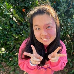 Meet your Posher, Emily